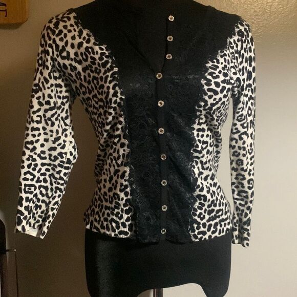 Black and white adorable Cardigan - Picture 1 of 4